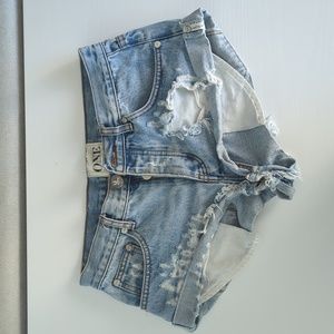 One Teaspoon Destroyed Bandit Shorts size 25